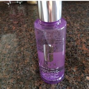 COPY - Clinique eye makeup remover